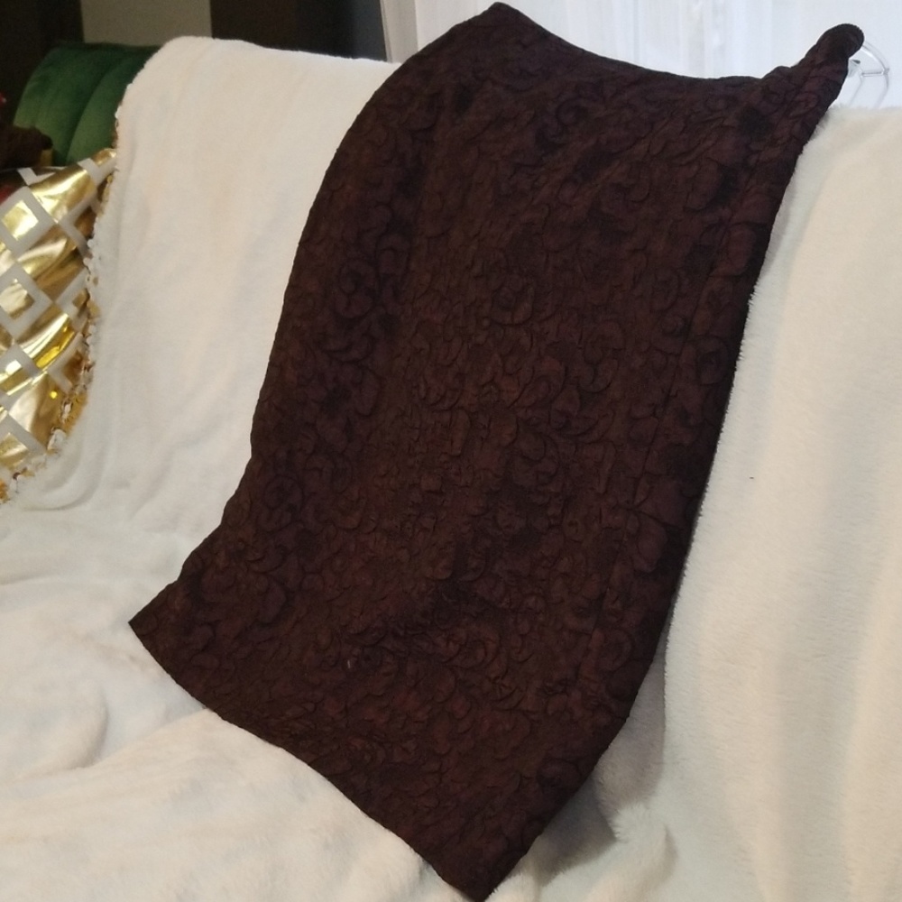 Burgundy lace skirt, size M
